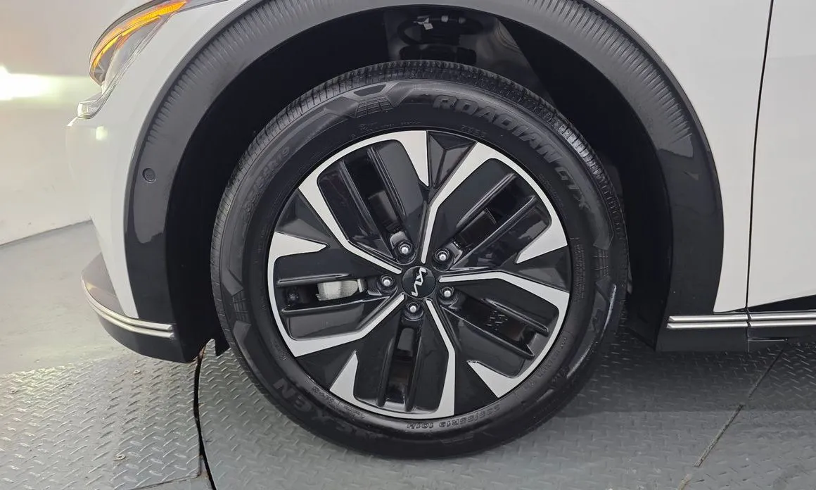 Kia EV6 — фото 9