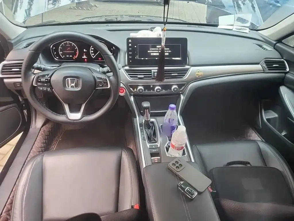 Honda Accord — фото 10
