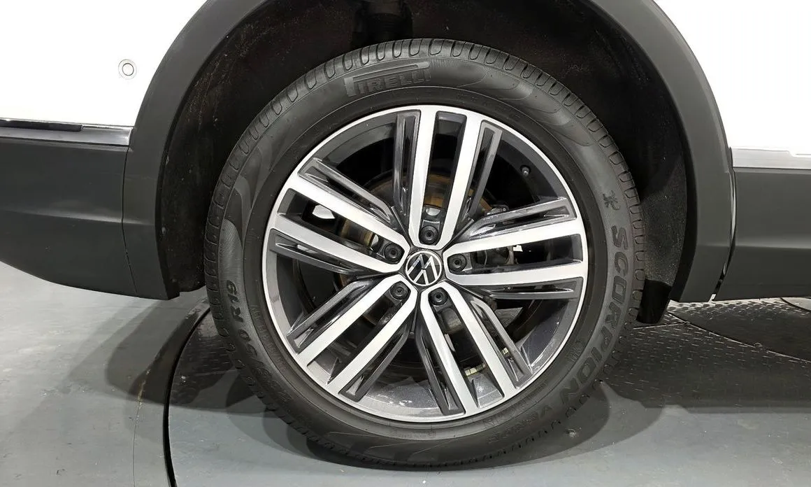 Volkswagen Tiguan — фото 5