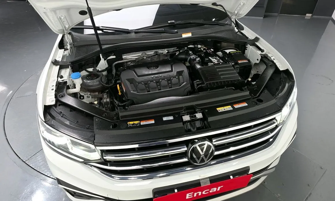 Volkswagen Tiguan — фото 9