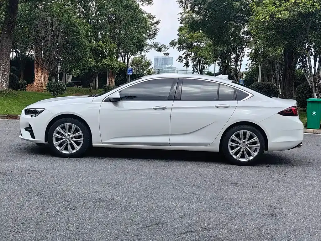 Buick Regal — фото 10