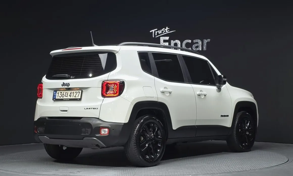 Jeep Renegade — фото 4