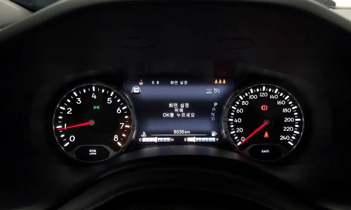 Jeep Renegade — фото 9