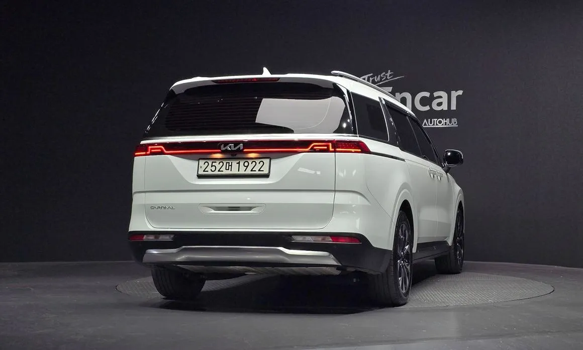 Kia Carnival — фото 10