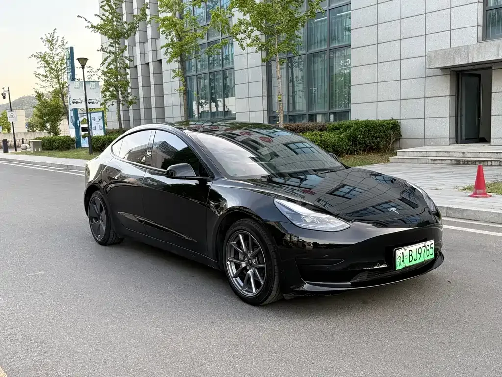 Tesla Model 3 — фото 5