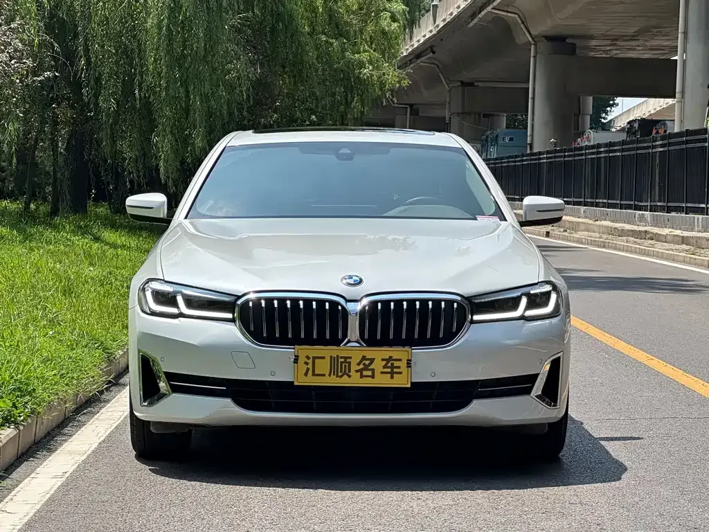 BMW 5 Series — фото 4