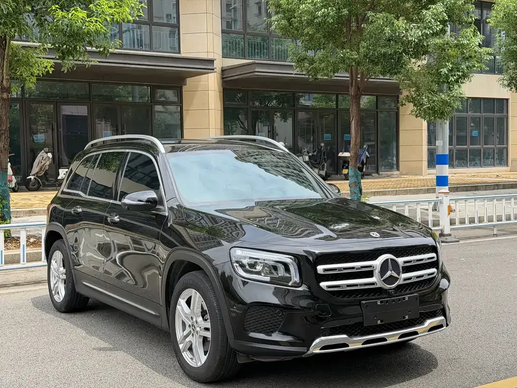 Mercedes-Benz GLB — фото 10