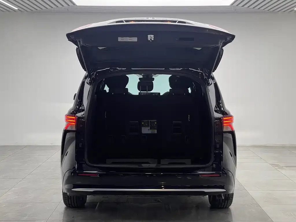 Toyota Sienna — фото 6