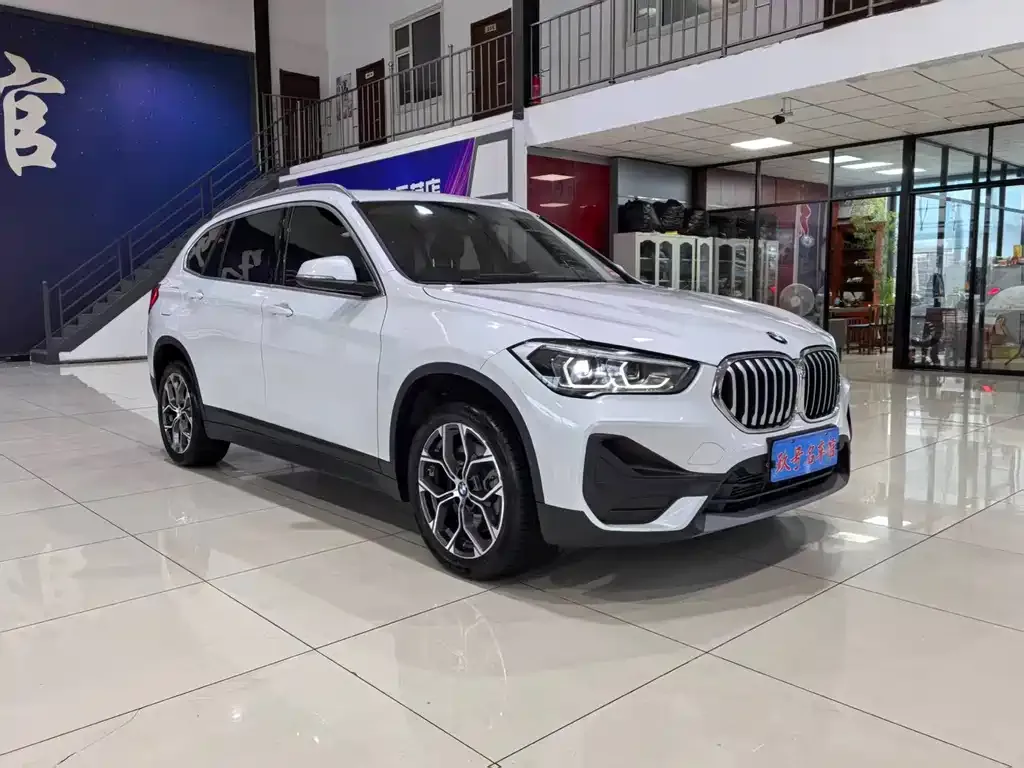 BMW X1 — фото 1