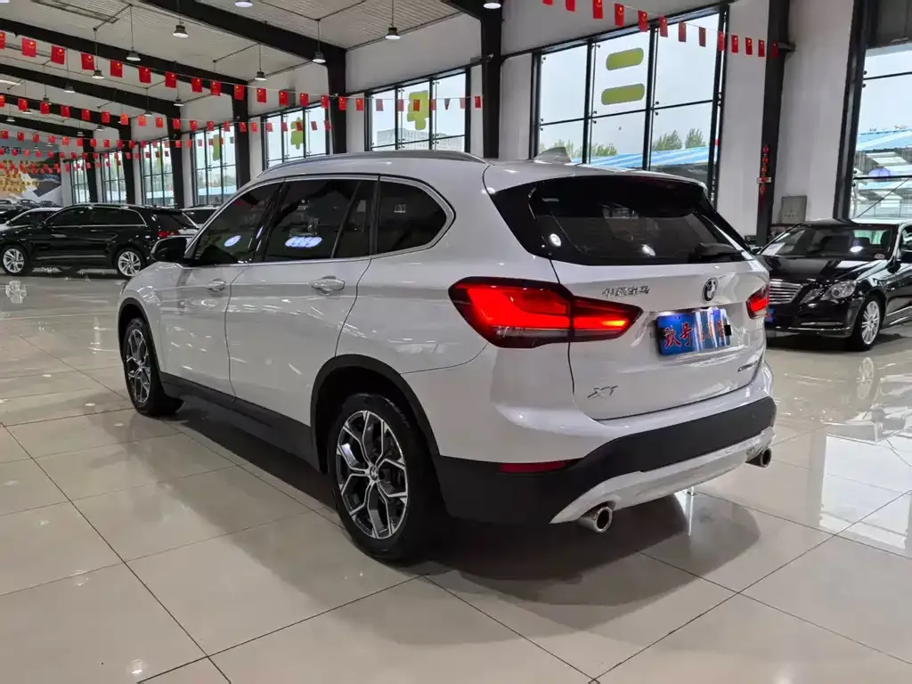 BMW X1 — фото 9
