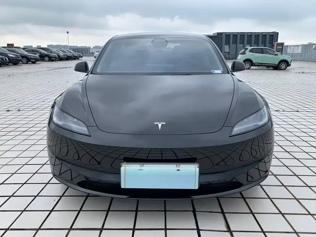 Tesla Model 3 — фото 2