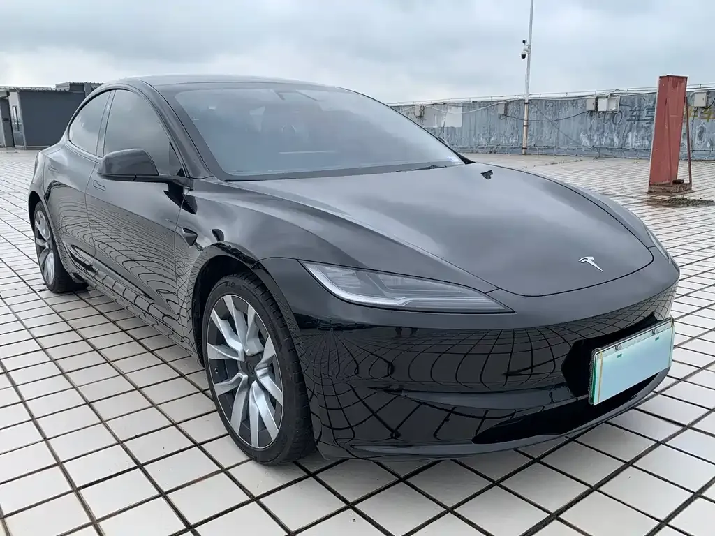 Tesla Model 3 — фото 7