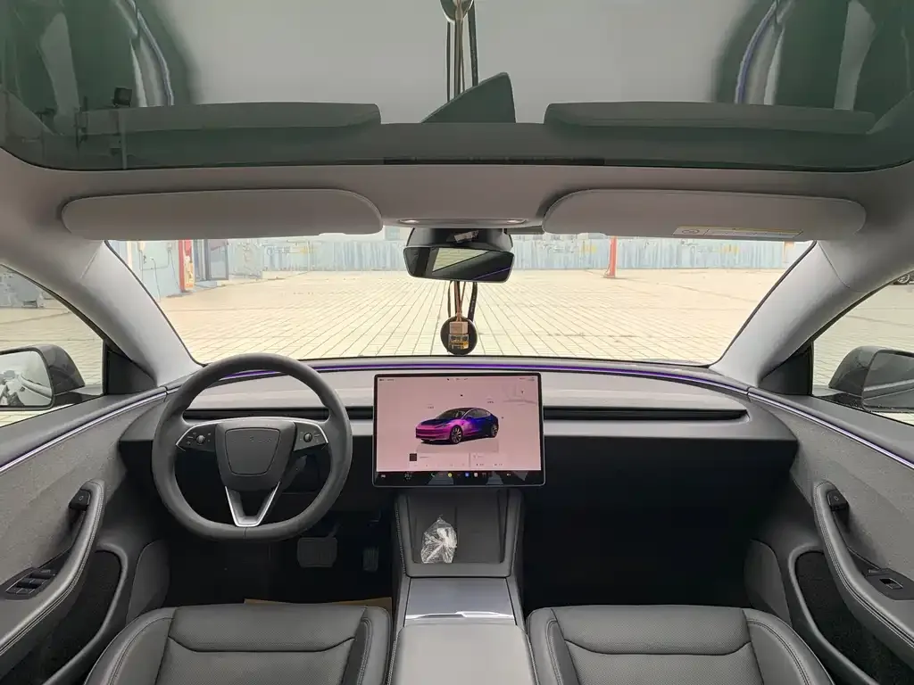 Tesla Model 3 — фото 3