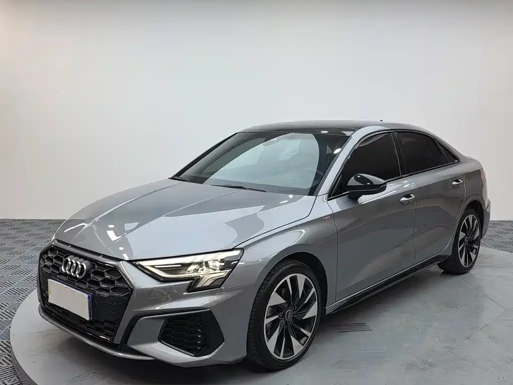 Audi A3 — фото 1