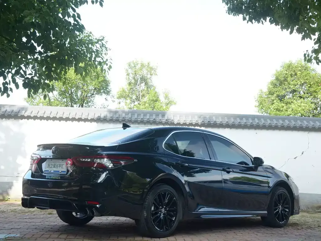 Toyota Camry — фото 6