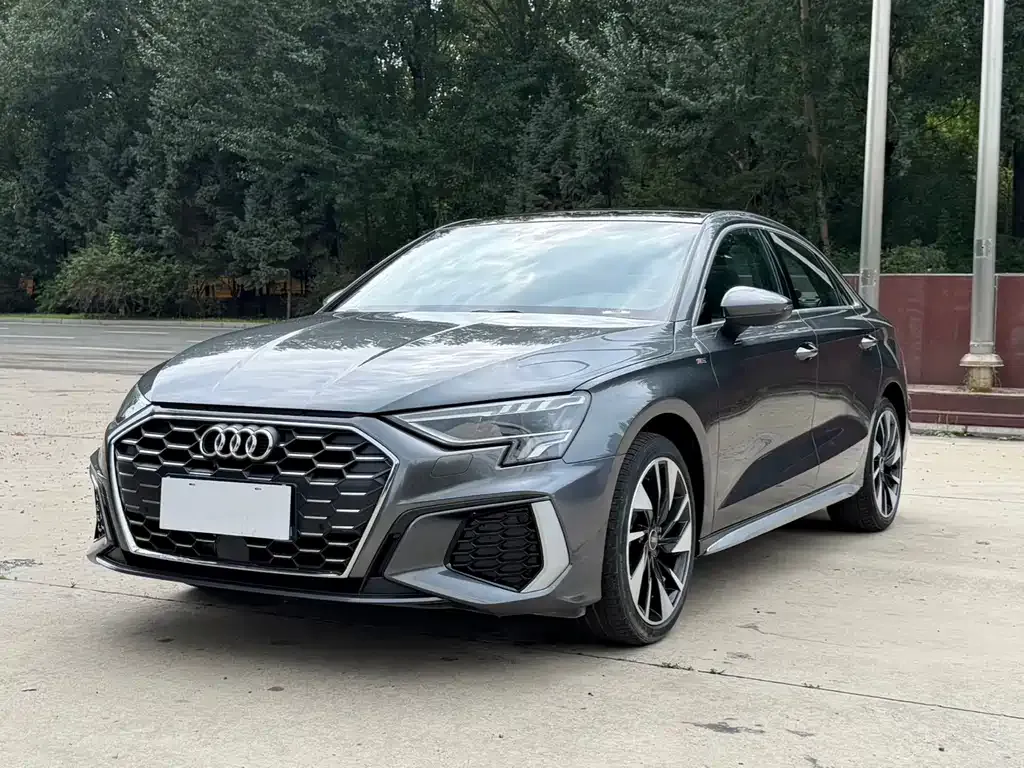Audi A3 — фото 1