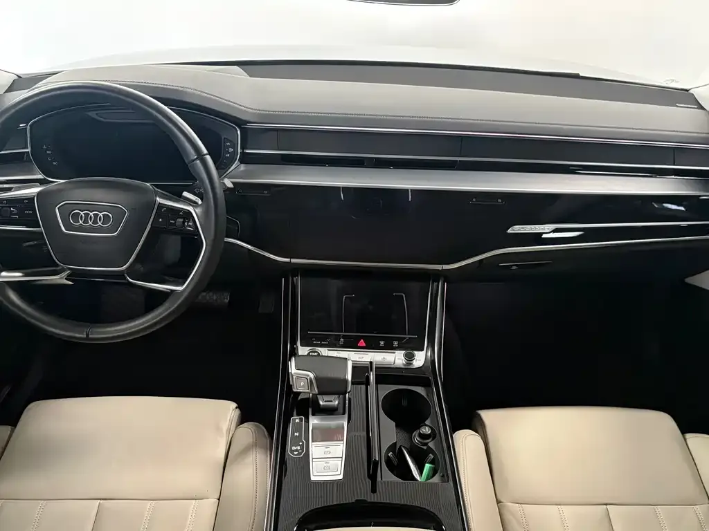 Audi A8 — фото 5