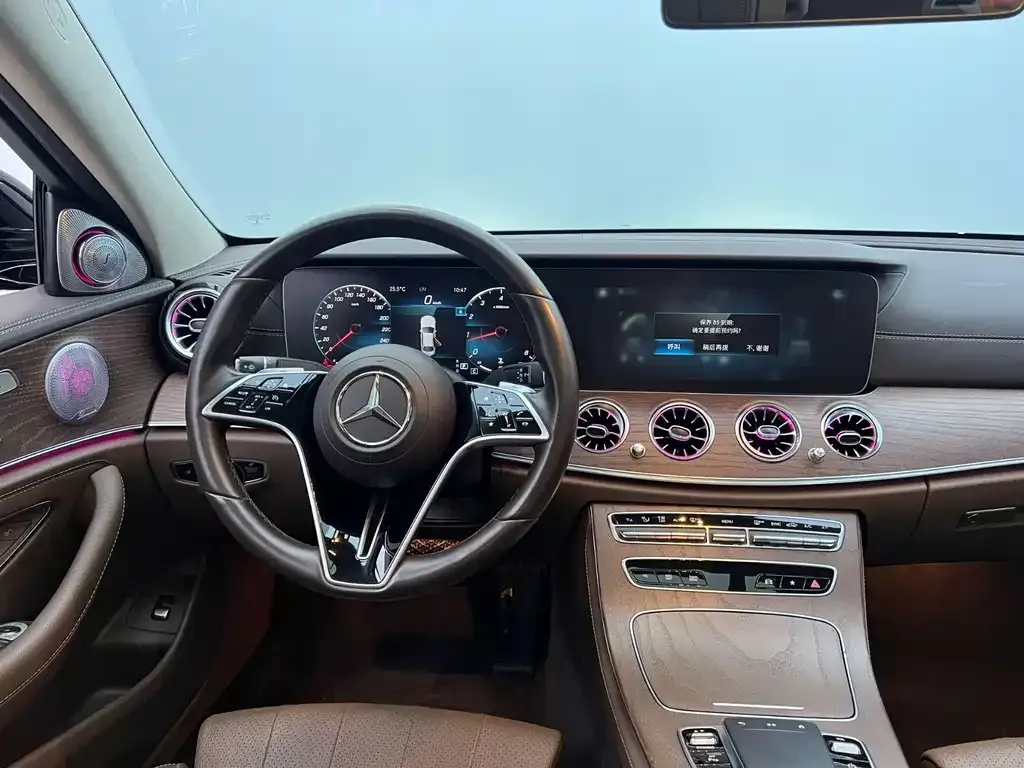 Mercedes-Benz E-Class — фото 2