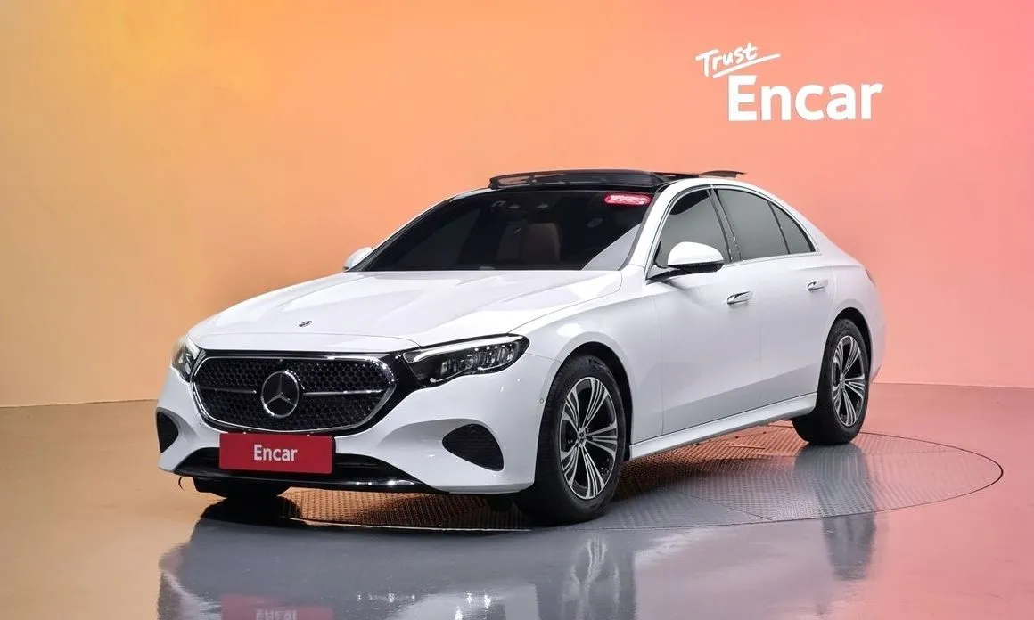 Mercedes-Benz E-Class — фото 1