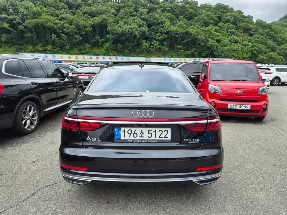 Audi A8 — фото 5