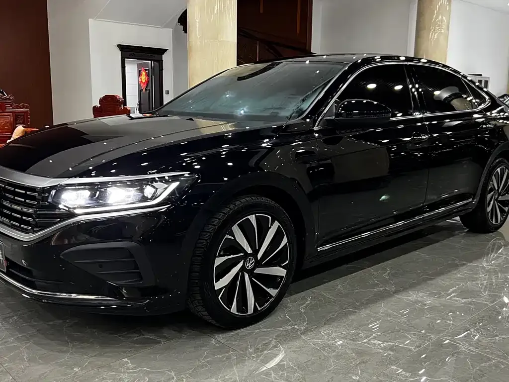 Volkswagen Passat — фото 1