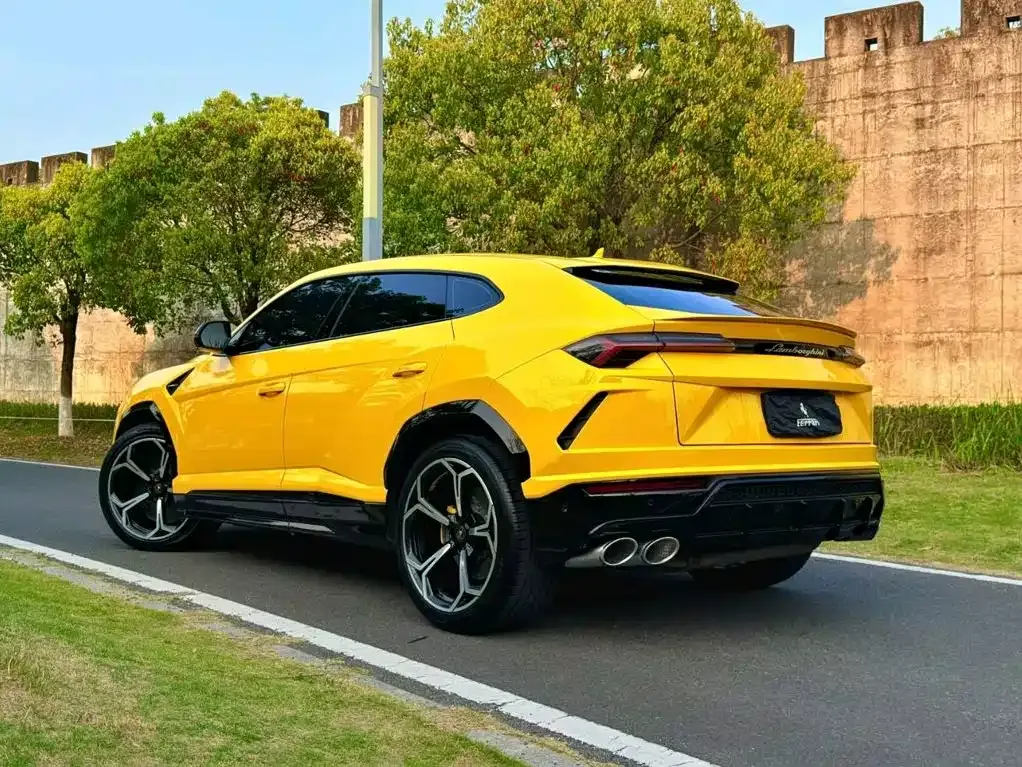 Lamborghini Urus — фото 9