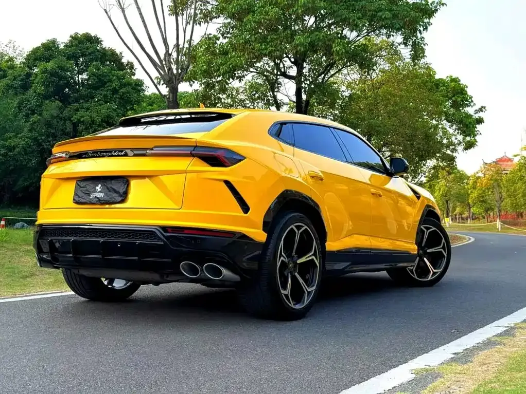 Lamborghini Urus — фото 10
