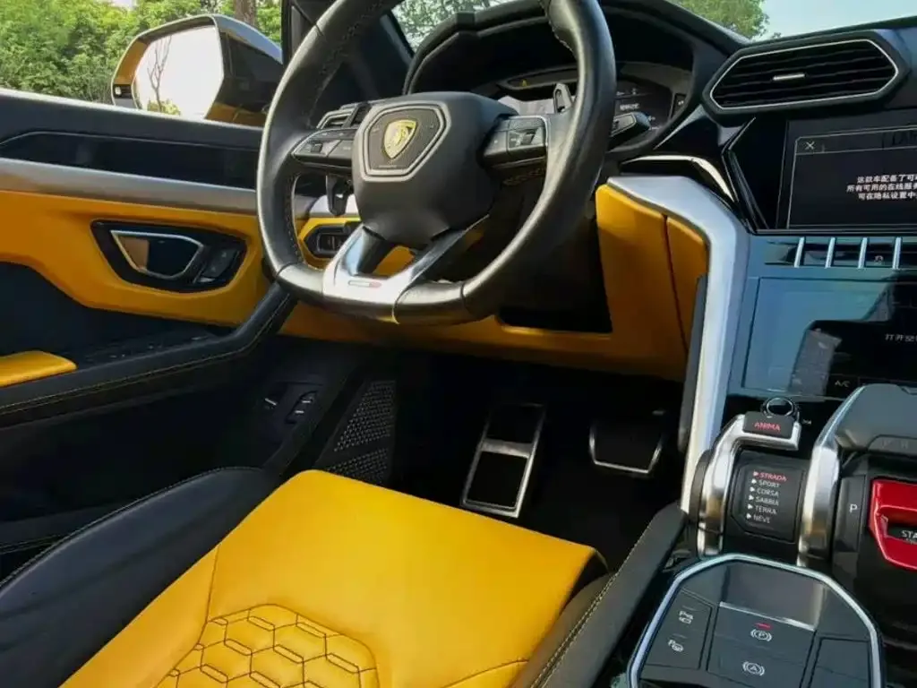 Lamborghini Urus — фото 7