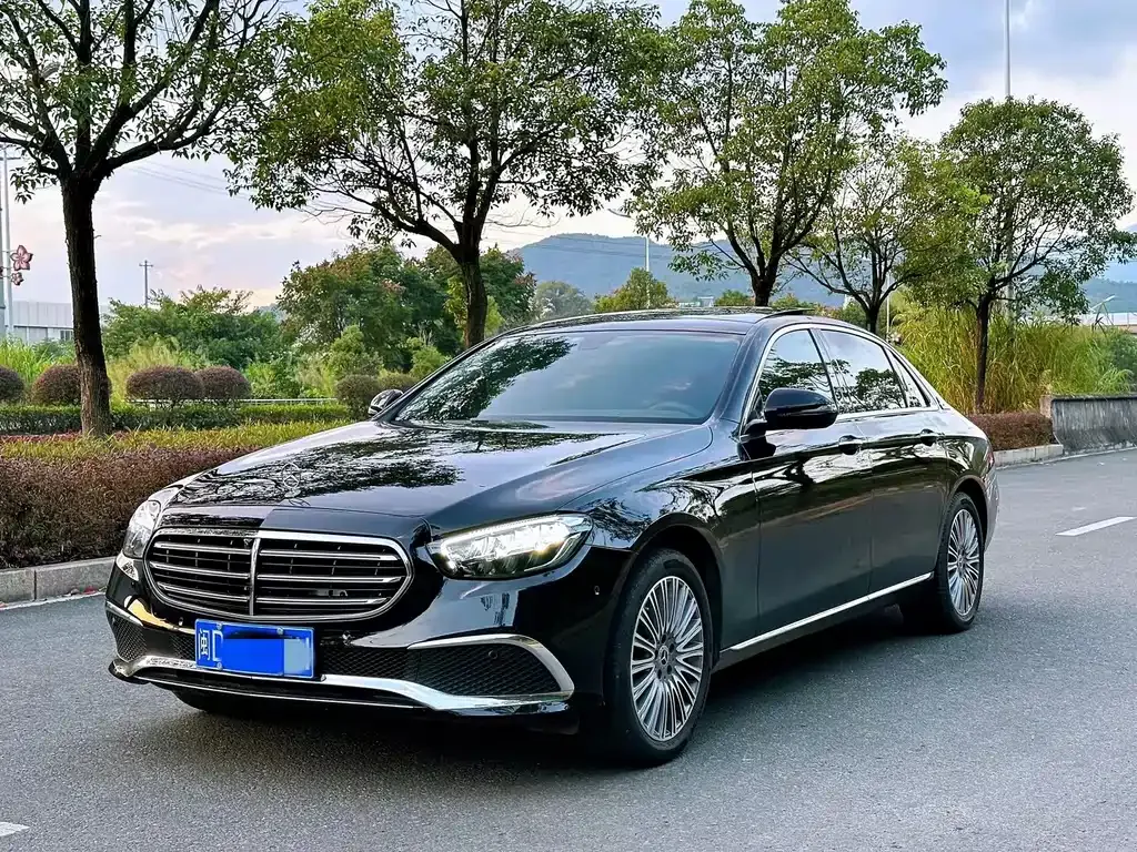 Mercedes-Benz E-Class — фото 5