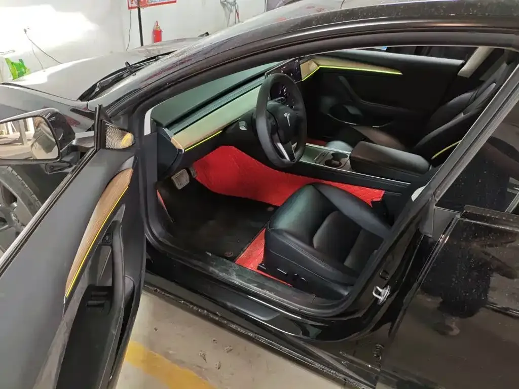 Tesla Model 3 — фото 5
