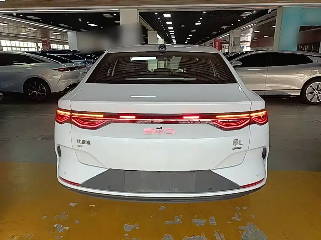 BYD Qin L — фото 3