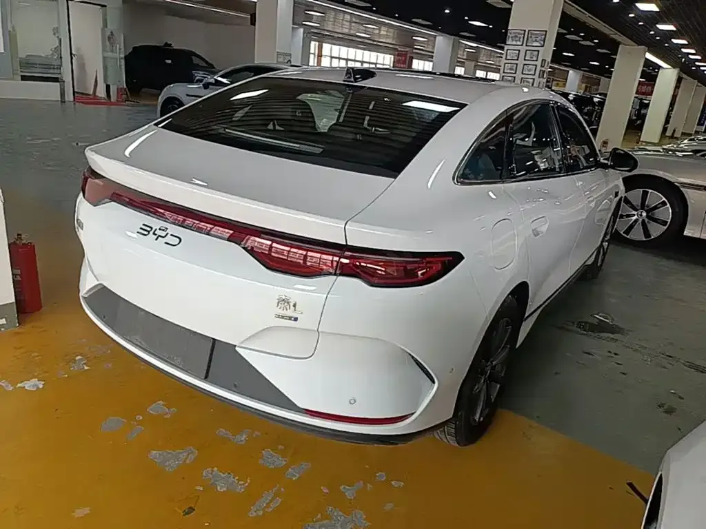 BYD Qin L — фото 9