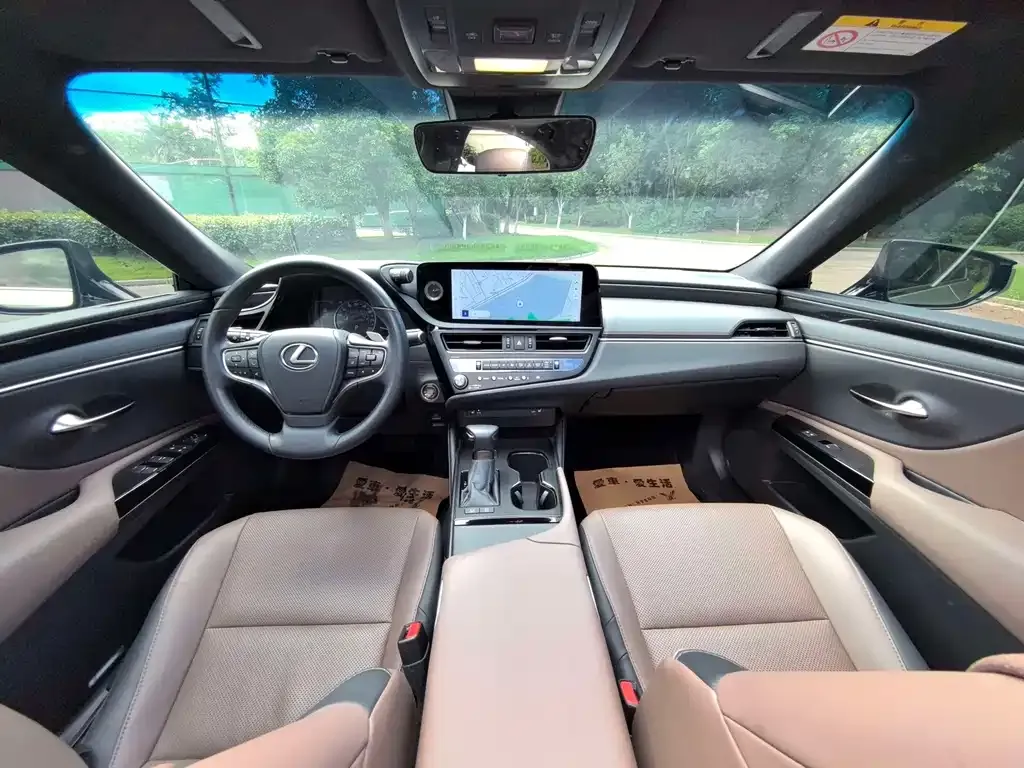 Lexus ES — фото 5