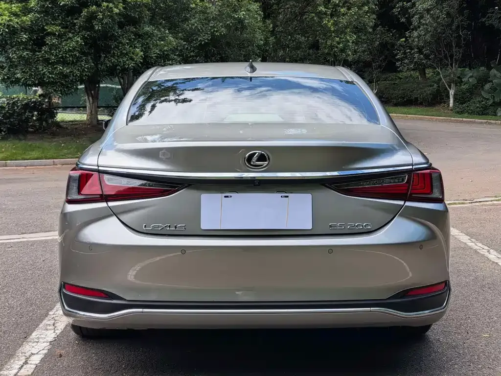Lexus ES — фото 4