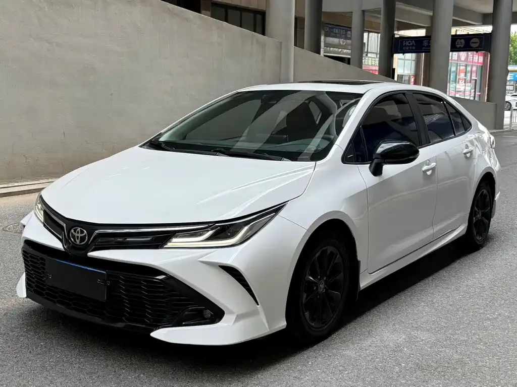 Toyota Corolla — фото 1