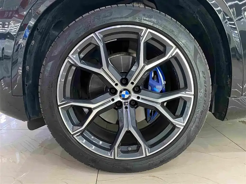 BMW X5 — фото 10
