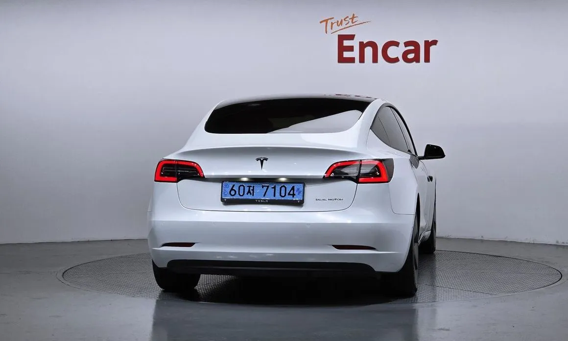 Tesla Model 3 — фото 5