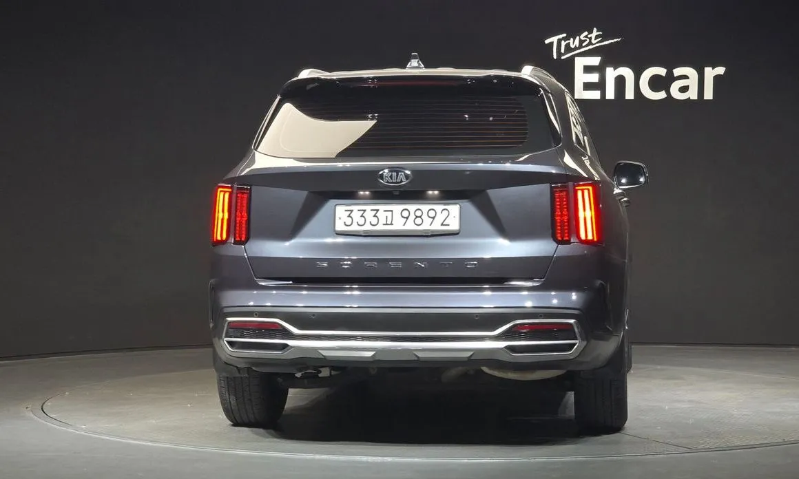 Kia Sorento — фото 10