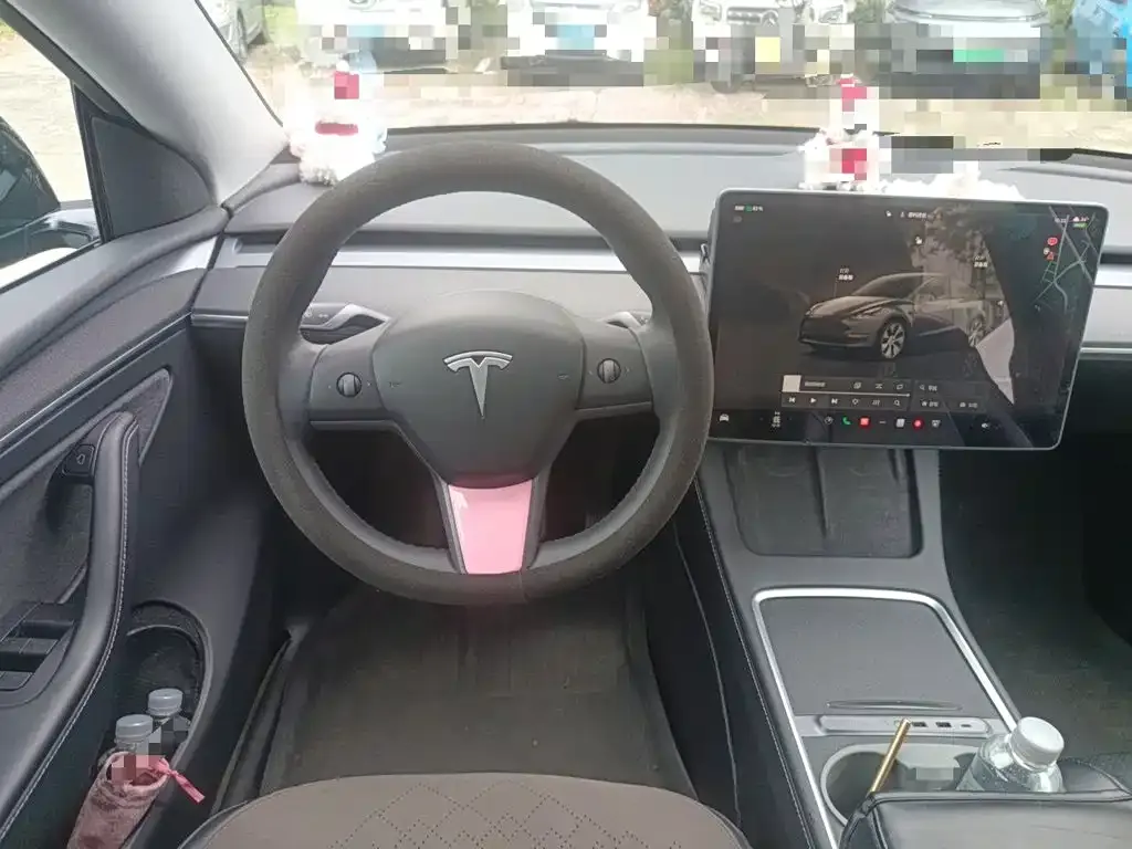 Tesla Model Y — фото 3