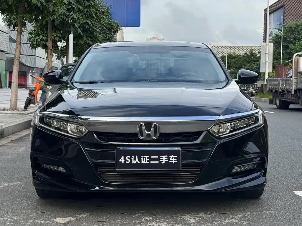 Honda Accord — фото 9
