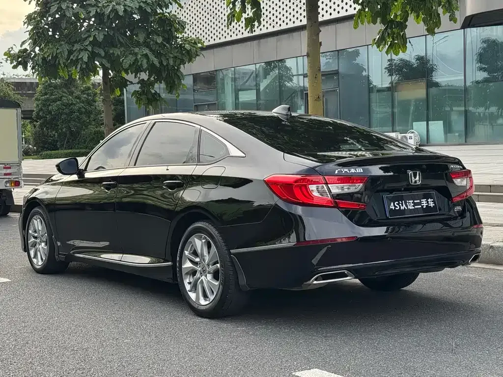 Honda Accord — фото 2