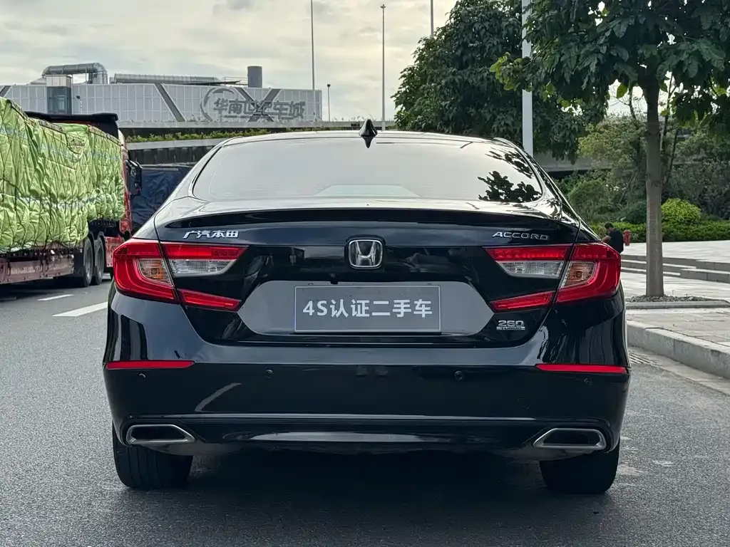 Honda Accord — фото 6