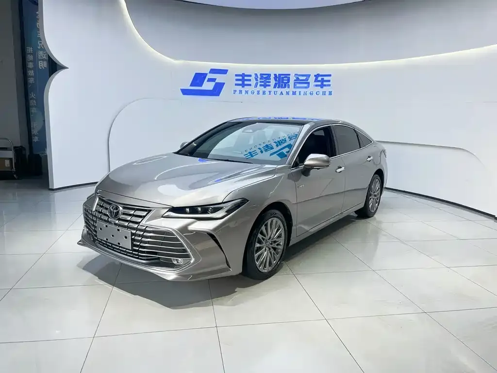 Toyota Avalon — фото 1