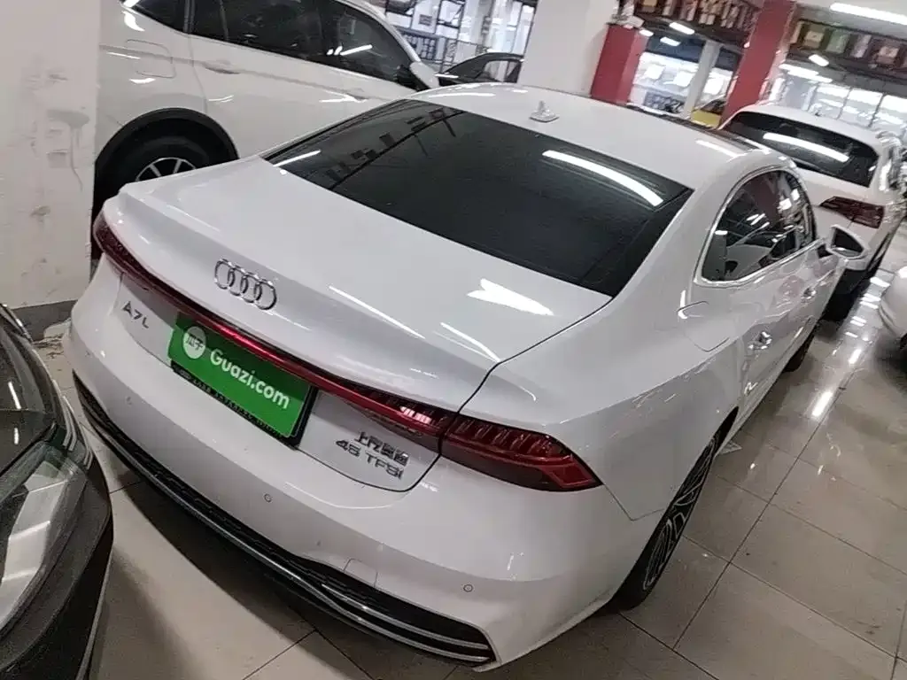 Audi A7L — фото 6