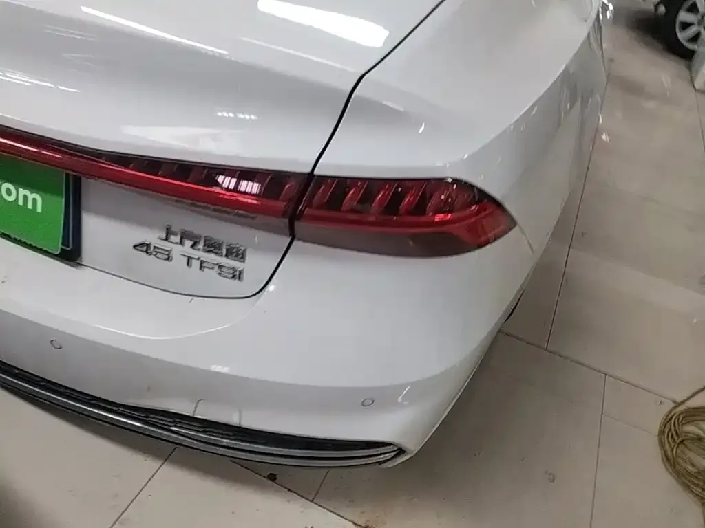Audi A7L — фото 2