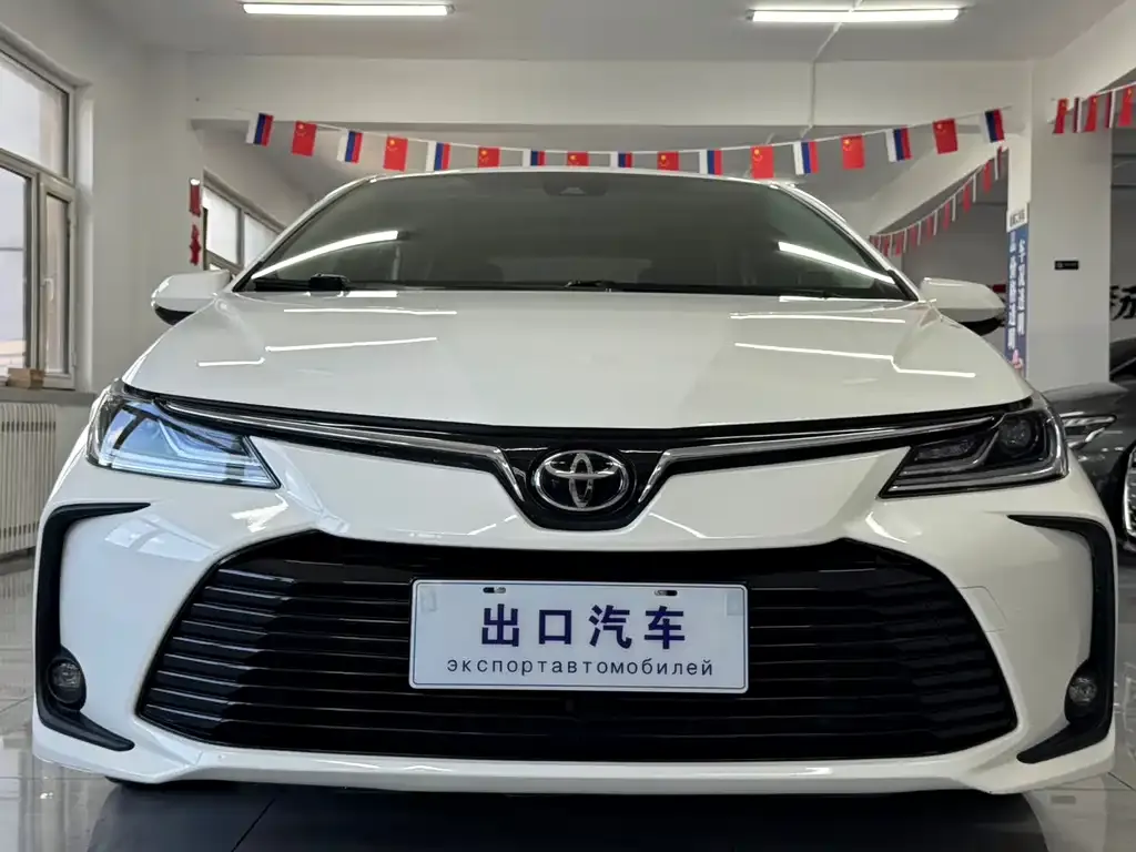 Toyota Corolla — фото 9