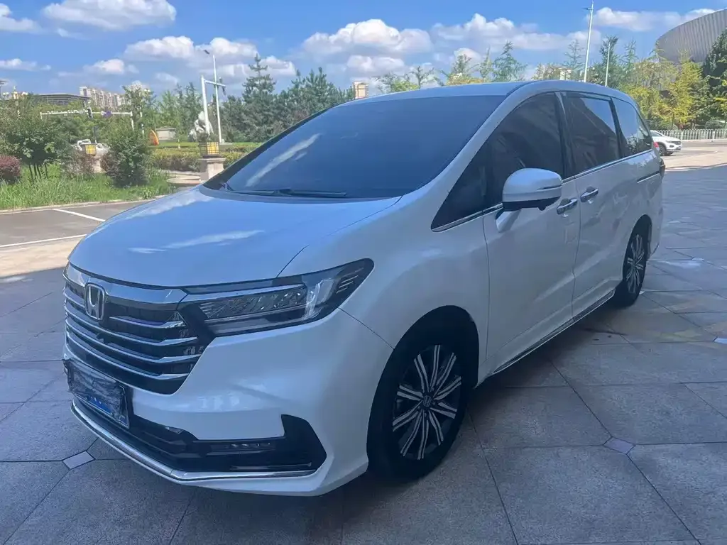 Honda Odyssey — фото 1