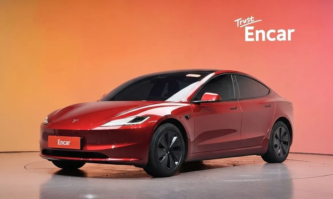 Tesla Model 3 — фото 1