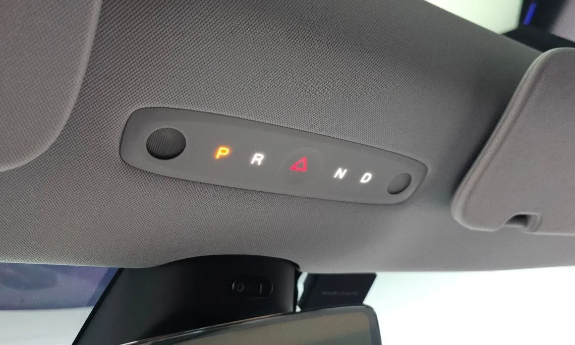 Tesla Model 3 — фото 10