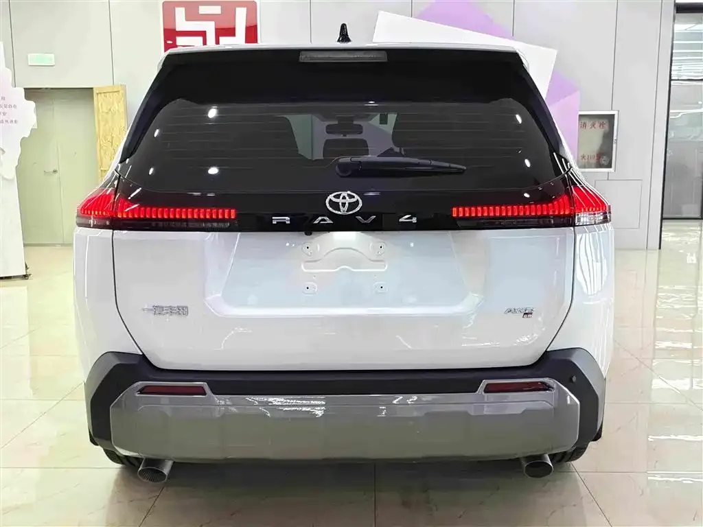 Toyota RAV4 — фото 6